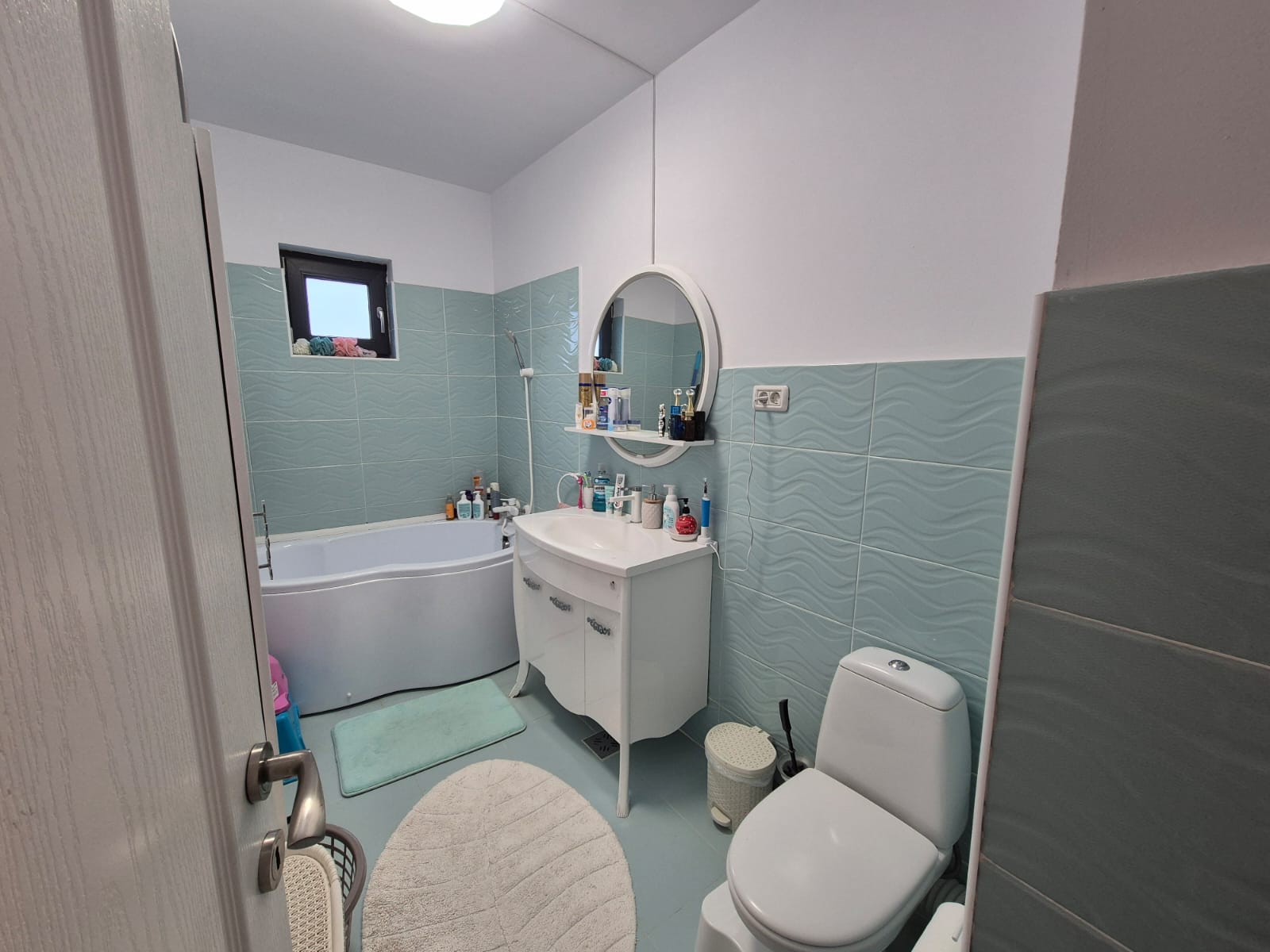 ea1375e2-a7a3-41b3-b0f7-1090b9fc22a9